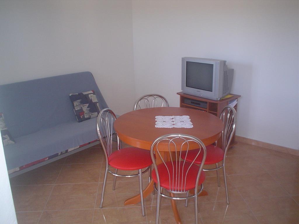 Apartments Iva Povljana Room photo