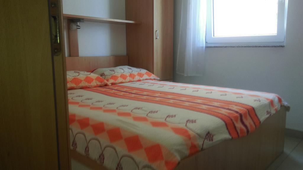 Apartments Iva Povljana Room photo